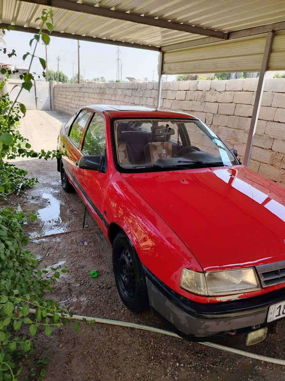 السلام عليكم
بلاديه سياره لا صبغ ولا ضربه بيه طخه بلجاملق الخلفي وصبغته كير مكينه تخم تاير باتري كلها جديد 
رقم بابل انكليزي باسمي تحويل مباشر 
مكاني بابل مشروع المسيب سعرها 30 وبيها مجال 
***********

