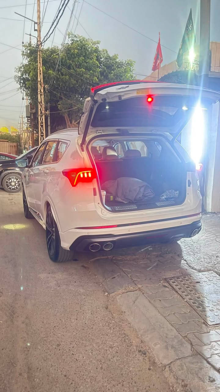 جيتور للبيع موديل 2024 لكجري

جيتور X70 Plus 1.6 Luxury الفول واعلة فئة معروفة مواصفاته موه العادية 

المواصفات:

*عدد صفوف المقاعد 3 (7 ركاب ) 

* إطارات قياس 20 إنچ

*فتحة سقف بانوراما 

*مقصورة الركاب من الجلد الفاخر بلونين

*مقعد السائق والراكب كهربائي

*مقعد السائق مزود بذاكرة لحفظ 3 وضعيات الجلوس

*مقعد السائق مبرد ومدفاء

*مقعد الراكب مبرد ومدفاء

*كاميرات محيطية 540 درجة

*شاشة عرض ترفيهية قياس 12.35 إنچ

* لوحة القيادة الكترونية قياس 10.25 إنچ

*نظام صوتي من ٨ سماعات عالية الجودة

*رادار تفاعلي

*نظام تحذير مغادرة المسار

* نظام القيادة شبه الذاتية

*نظام مراقبة النقطة العمياء 

*نظام التحذير من التصادم الأمامي و الخلفي 

*نظام الكبح التلقائي في حالة الطوارئ

* إنارة محيطية

* إنارة ترحيبية

* المرايا الجانبية قابلة للطي كهربائياً ومدفئة

* شاحن هاتف لاسلكي سريع

*الأضواء الأمامية والخلفية أوتوماتيكية ليد(LED)

* مسند الذراع الوسطي مع ثلاجة

*نظام الدخول الذكي (بصمة)

* صندوق كهربائي

* نظام الفرامل اليدوية الاوتوماتيكي Autohold

*مكيف مع شاشة تحكم منفصلة للصف الثاني

*نظام مساعد صعود المرتفعات

*وسائد هوائية امامية وجانبية عدد 6

*نظام المكابح المانعة للانغلاق

*نظام التحكم بالثبات 

*نظام التحكم نزول على المنحدرات

*داش كام - DVR

*نظام تنقية الهواء PM2.5 مع فلتر N95

*قفل وفتح النوافذ والسقف باستخدام البصمة

السعر ١٥٣ وبية مجال قليل اخوان انتو تعرفون اسعارهن المكفول يختلف وهذا يختلف ميعجبك السعر اعبر المنشور واني خادمك 
السيارة بيه بارد بالجاملغ الامامي كارت بالجاملغ الخلفي دعامية شخوط ومبين بالصور 
مكاني بغداد الكرخ ١٤ رمضان 
رقم السيارة ١٩ انكليزي تحويل مباشر بائي مكان 

ممتواجد فيس بس واتساب اواتصال ***********

