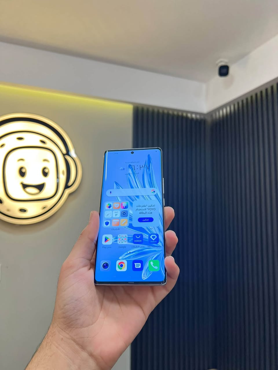 HONOR 70 🩶
بسعر 255 الف فقط 🥰

الذاكرة 256GB

رام 8GB 

المعالج Snapdragon 7786

البطارية 4800mAh

بصمة بالشاشة 

تردد الشاشة 120Hz

الكاميرا 50MP

شاشة منحنية 

جهاز كلش حلو ونظيف 🤩

ملاحظة/ فقط مستبدل ضهر اصلي ❤️‍🔥

المكان موصل 
حي الميثاق قرب مسجد العدل 

تواصل واتساب 

للاستفسار 
***********

نص مكتوب في الصور:
- HONOR
- حول الهاتف
- اسم الجهاز HONOR 70
- الموديل FNE-NX9
- رقم الإصدار 7.1.0.241 (C185E221R2P1)
- GPU Turbo
- إصدار MagicOS 7.1
- إصدار الأندرويد 13
- IMEI 865911061277267
- 865911061317279
- المعالج المركزي Qualcomm Snapdragon 778G Plus
- ذاكرة الوصول العشوائي 8 غ.ب + 2 غ.ب (HONOR RAM Turbo)
- وحدة التخزين الداخلية المساحة الفارغة 235.68 غ.ب
- الإجمالي 256 غ.ب
- دقة الشاشة 1080 × 2400
- تحديث نظام متجر Play 1 يناير، 2023
