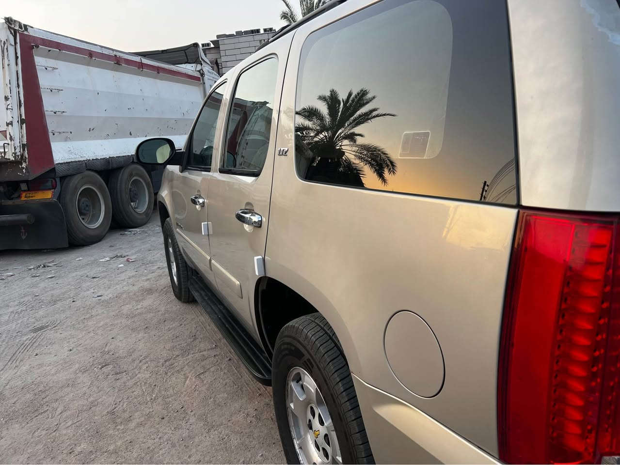 تاهوا 2007LTZ.  فول مواصفات  خصوصي شرط التحويل  لا وكاله ولا بعد شهر

فتحت سقف

تحكم إستيرين 

جنطه كهرباء  شفط

تشغيل  من بعد 

كشنات كهربا. امامي خلفي 

تبريد. ٣. قطع 

تبريد نعمه من الله   

تخم تاير جديد

كير جديد مكينه نعمه من الله 

السياره مكفوله من جفيه ً وتكم.وشاصي

مكفوله كافت اصولياته. من أي شكال شرعي 
 
بيه رشات صبغ  الجماليه فقط.  سعرها.   ١٦٩  بيه مجال قليل للشراي

العنوان. بصره. كرمه علي.    هاتف. *********** البصرة, العراق

