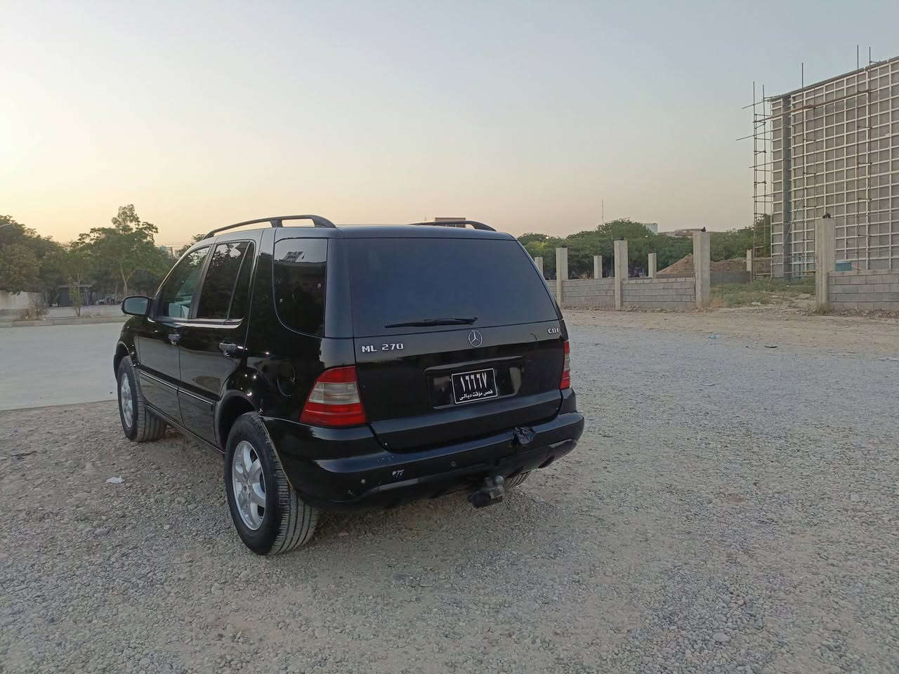 ئەم سەیارەبۆ فرۆشتن
مارسیدز ئیمێڵ 
2005
گێرو مەکینەی وەشەرت 
کارەبایی مەزبوتە 
گشت گیانی وەشەرت
مەکینەی  گازە 
یەک جەملەغی بۆیاخە 
تەقەو ڕەقەی نیە
50کەمێک معامەلە 
گۆڕینەوەش ئەکەم لەگەڵ شاهینە
ژمار***********
***********
