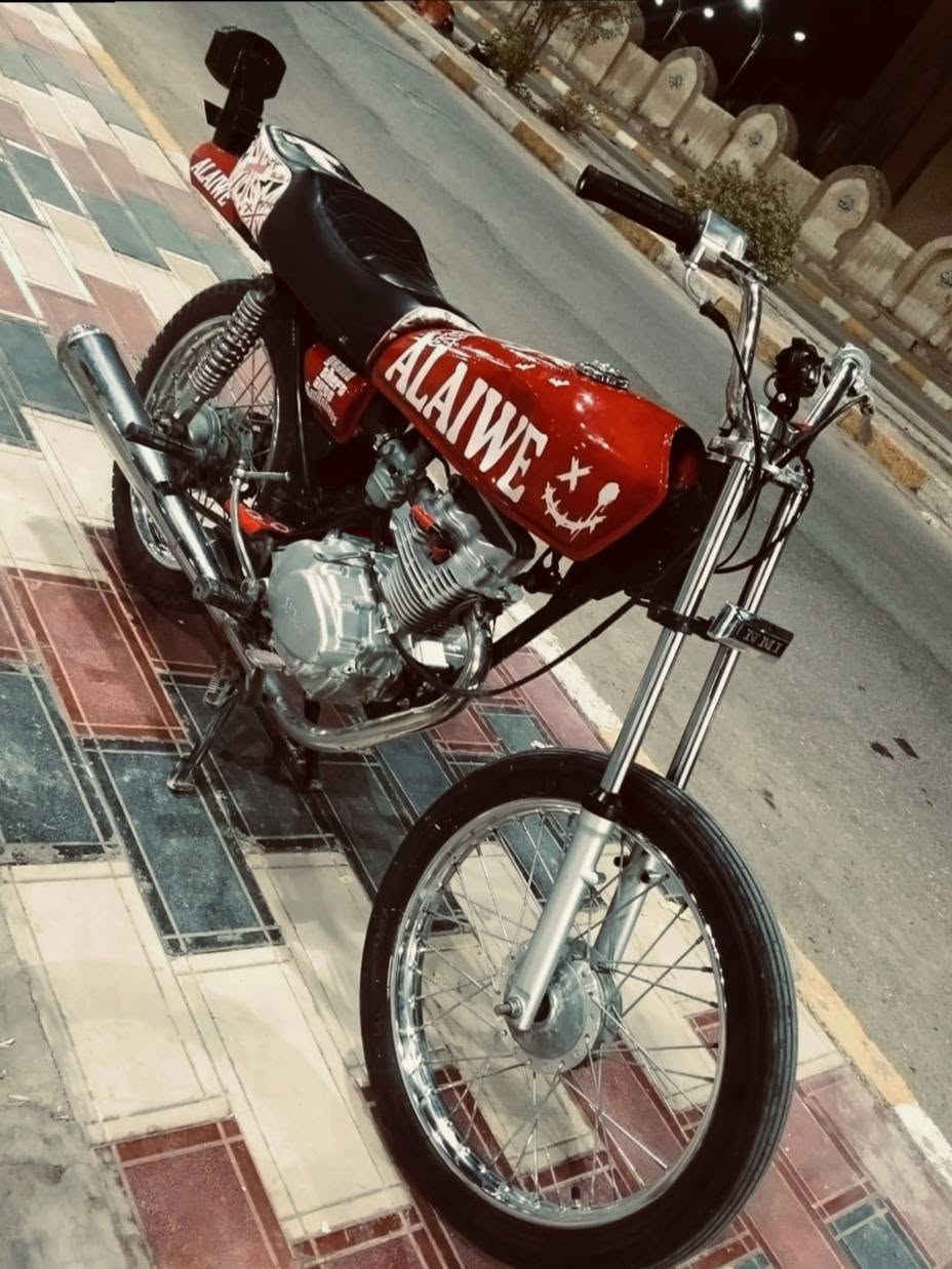 دراجه للبيع وراق صولي صولي ممكينه جلامجه اصلي ما مفتوحه دراجه خير من الله وباقي تفاصيل خاص.      ***********
