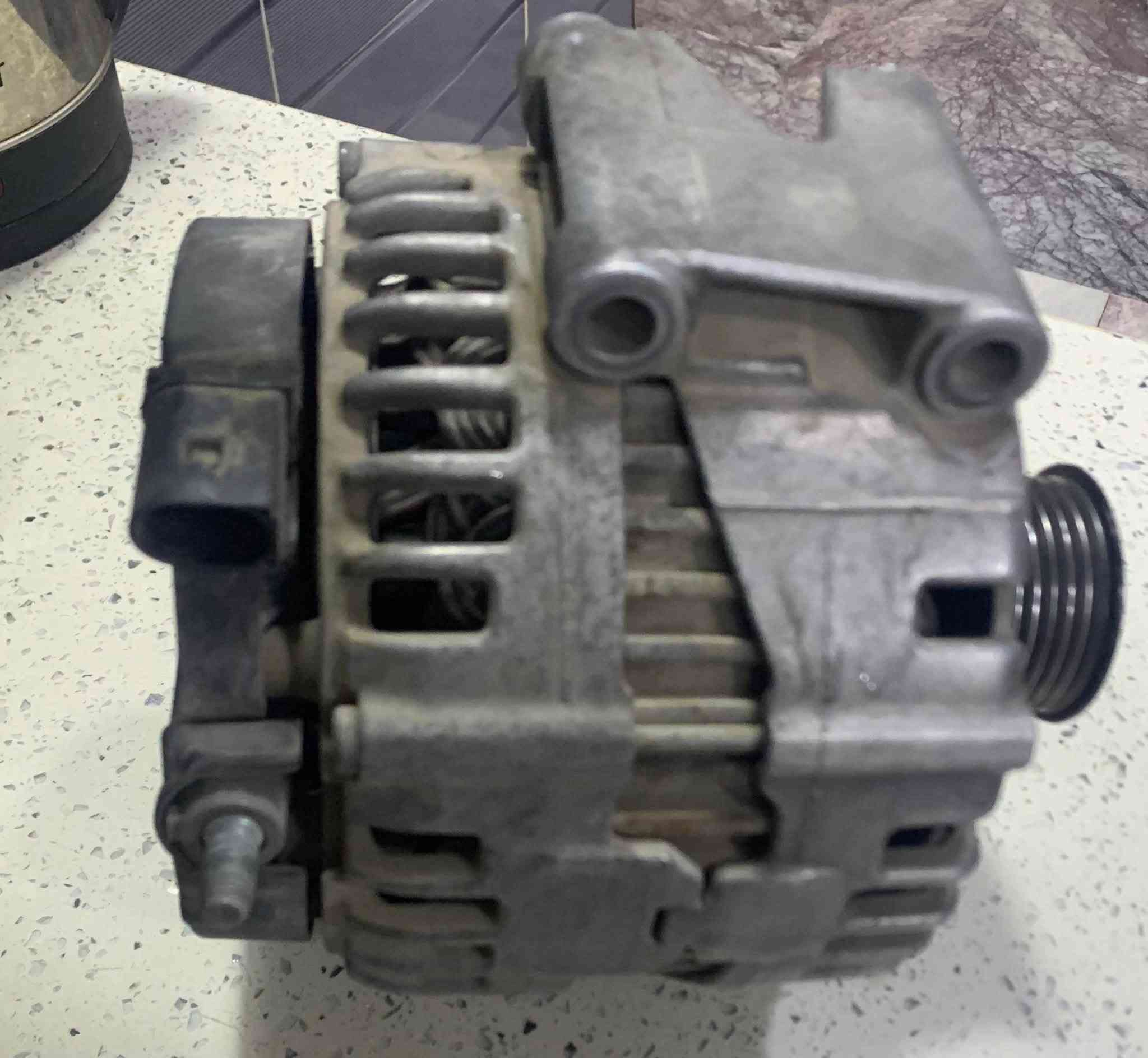 السلام عليكم للبيع داينمو مال مارسدس
S550 /2007

 اصليه بلاديه سعرها مناسب اي ستفسار خاص وتدلل عنوانه بغداد الدوره
