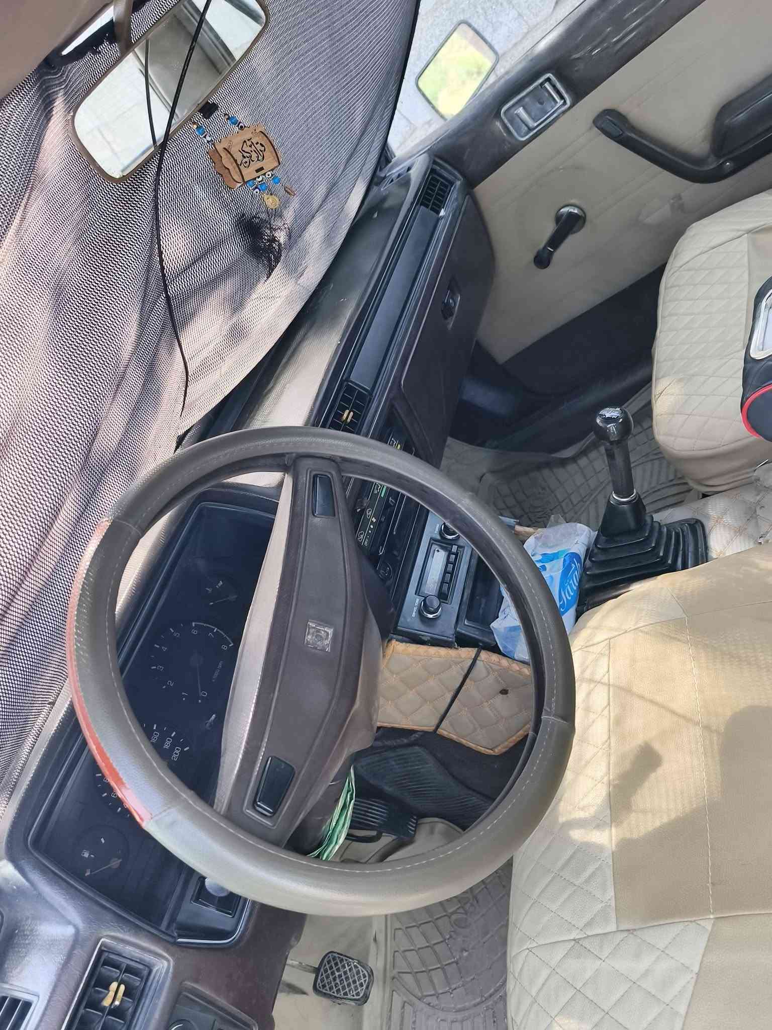 ميتسوبيشي كلانت موديل ١٩٨٢ سيارة بلادي كير مكينة مكفولات تبريد ويه السويج السنوية مشروع وطني لل ٢٠٢٧ راعيها موجود يريد تحويل مكان السيارة واسط الزبيدية معروضة ب ٣٠ ورقة وبيها مجال للشراي 
***********
