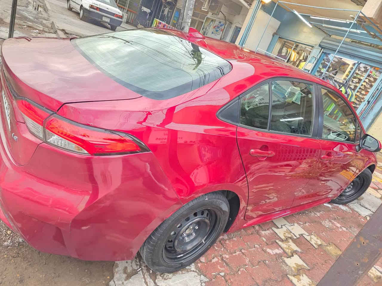 بسم الله الرحمن الرحيم 
سلام عليكم 
كورلا موديل 2022 وارد امريكي حادثهة خلفي مرفق بالمنشور سونارهة هم مرفق بالمنشور ماشية 92 كيلو مو ميل تجي وتشوف بعينك 
السعر 145 وبيهة مجال تجي وتشلع عيوني 
***********
