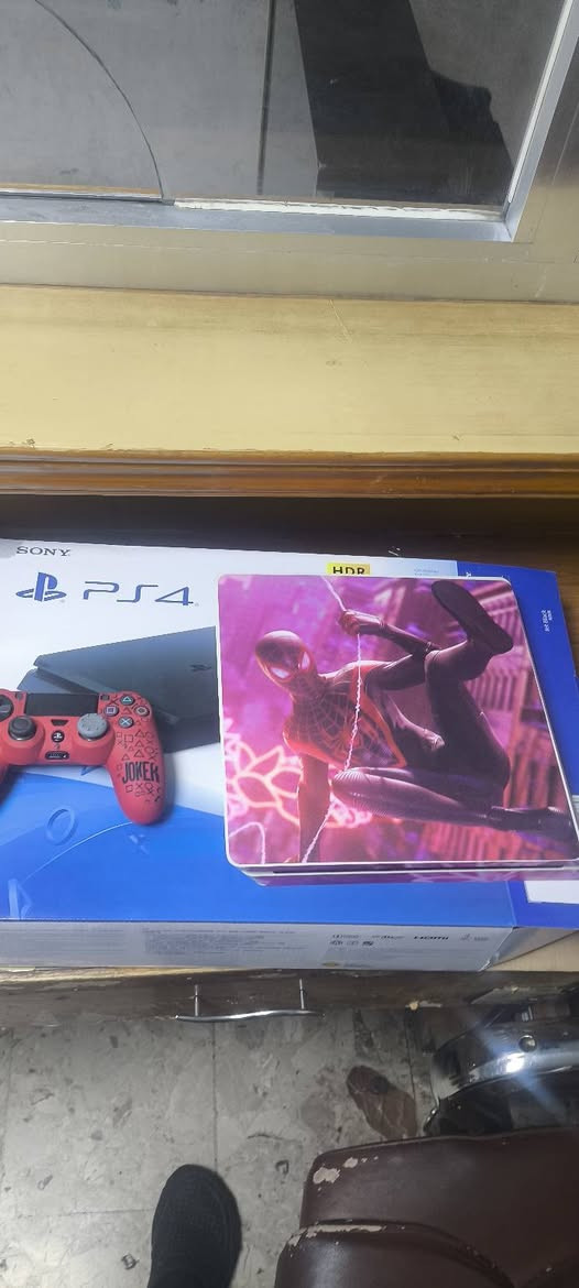 بلي 4 سليم مهكر نضام 12.52
ذاكره 500 بي 4 العاب 
رزينت ايفل 4رميك 
رزينت ايفل فيلج
ليتيل نايت مير2+3
ويا يده وكيبل hdmi
ويا كفرين مال يده 
سعره 260وبي مجال 
رقمي واتس اب فقط ***********
مكان بغداد باب المعضم

