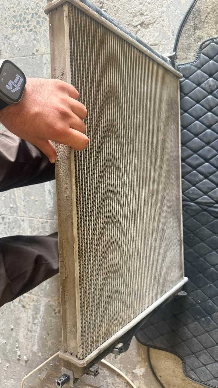 السلام عليكم متوفر عندي  شباك اسفل مال دعامية اماميه s  وعندي ولفات حماوة اصلي 2 
بردات اوباما 19 تعميم 100/100 
دوسات مال اوباما 19 c بلاديات بدون صبغ 
راديتر هيمي اشتريتها صارت عندي حماوه طلع ال جوين مال تدفئه مزروف ورجعت الابلاديه مالتها 
قاعدة فيتبم اشتريتها مخليها احتياط جنت 
الي يفيدنه يدخل خاص الغراض موجودات بديالى وللمعلومة كلهن عل فحص بعت السياره ودابيعهن *********** واتساب
