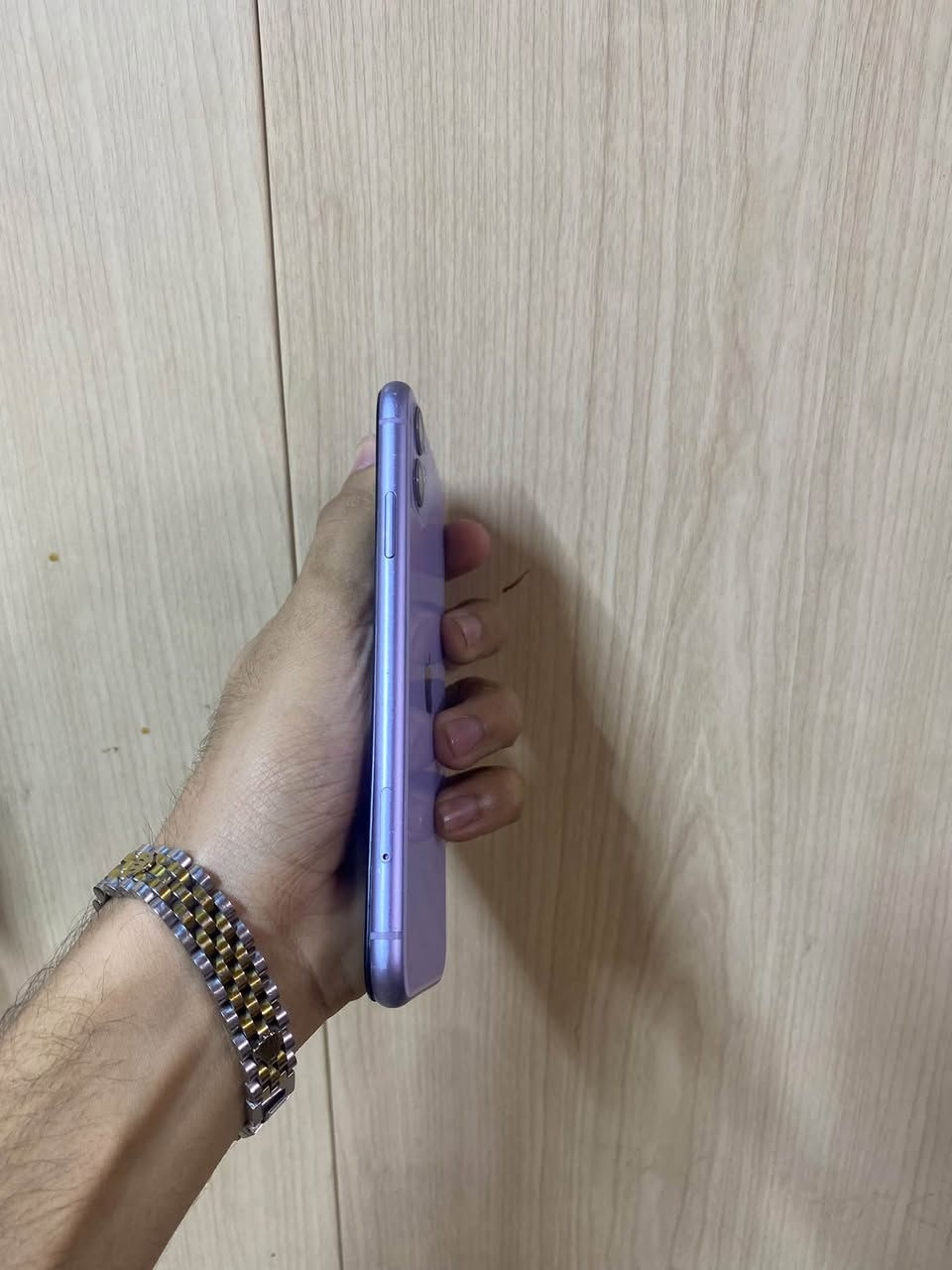11 عادي

ذاكره ٦٤ بطارية ١٠٠ مبدلة وبي بطرف سواد خفيف سعر ١٣٠ الف مكاني بغداد ***********

نص مكتوب في الصور:
- حول ٥:٣٧ القطع والخدمة تجمع Apple سجل تاريخ القطع والخدمة ويعرض السجل معلومات عن هذا الـ iPhone وحالته وتفاصيل إصلاحه. معرفة المزيد... سجل تاريخ الخدمة البطارية غير معروف الشاشة غير معروف بصمة الوجه مشكلة
- ٥:٣٧
- رجوع
- حول
- الاسم
- < iPhone
- إصدار iOS
- < 18.7.8
- اسم الطراز
- iPhone 11
- رقم الطراز
- MWK22LL/A
- الرقم التسلسلي
- C7CCTVQ7N72L
- القطع وسجل تاريخ الخدمة
- <
- الأغاني
- .
- الفيديوهات
- الصور
- السعة
- متوفرة
- ٦٤ غ.ب.
- ٤٩,٧٩ غ.ب.
- عنوان Wi-Fi
- 48:B8:A3:6D:4C:01