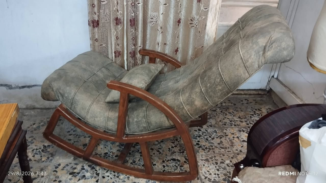 كرسي هزاز للبيع
نظيف جدا. السعر ٩٠ الف وبي مجال بسيط. المكان حي البنوك
للتواصل واتساب ***********
