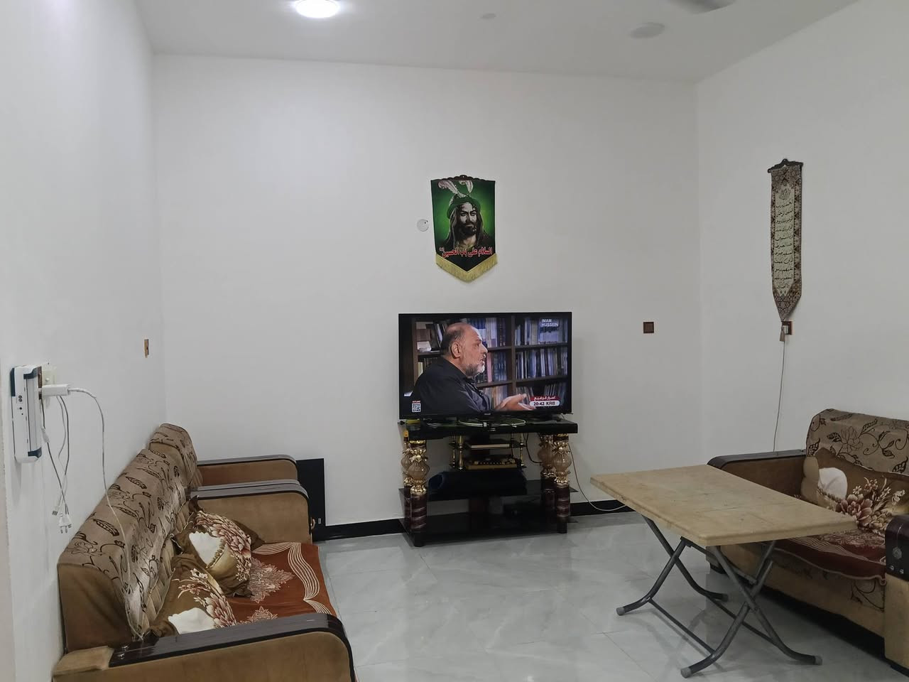 السلام عليكم ورحمة الله وبركاته 
دار للبيع مساحته 200 متر طابوك صرف  موقع الدار حي العسكري قرب شارع حكمت للاستفسار اتصل على هذه الأرقام 
***********
***********
