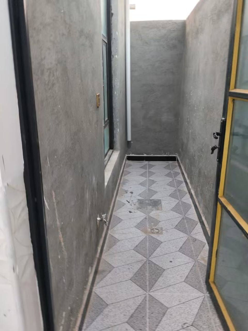 السلام عليكم مشتمل للبيع الشارع 20 المساحه 125 السعر 85 تواصل بالروم *********** ***********
