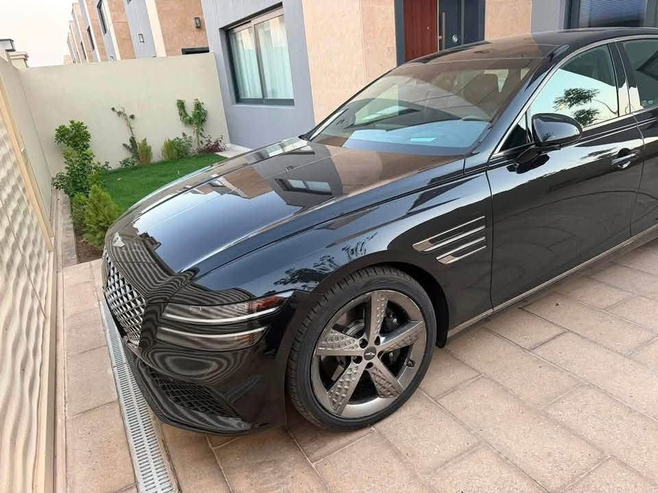 السلام عليكم
G80 سبورت برستيج 2024 v6

معروفه مواصفات البرستيج افول شي تجي مشطين السياره نظيفه ماشيه 21 الف ميل حادث السياره بابين مبدلات نفس اللون بس الباب الوره اجه بيه شويه صبغ فقط وصوره الحادث موجوده بالصور رقم بغداد باسمي تحويل مباشر رايدها ب 34.500$ وبيها مجال بسيط مكان السياره بغداد 

***********
