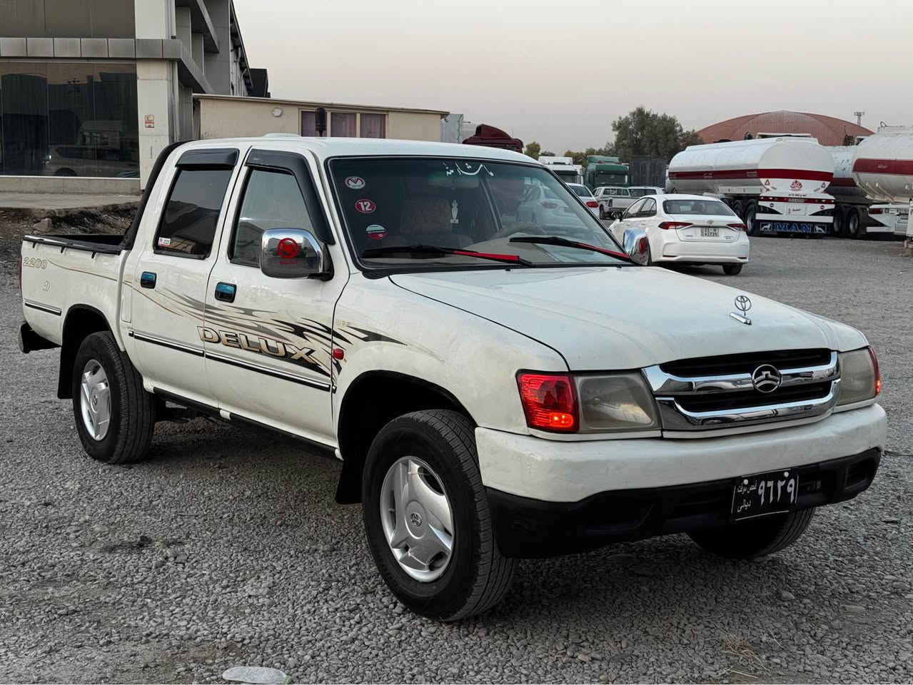 ئەم دێرە جوانە بۆ فرۆشتن مۆدێل ٢٠٠٧ مەکینەو گێڕ و ئەکسڵی بە شەرت یەک دینار مەسرفی نیە سەیارەکە نە سبوخی هەیە نە زەربە مەنەفێست و کۆدی ئاسایشی هەیە سەیارەکە ماڵی دۆستە چوار تایەی لۆکی لە ژێرە نرخی ٣٨ گڵاو ماعەمەلەیەکی برایانە 
ژ.م*********** كالار, السليمانية
