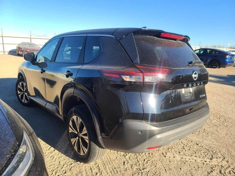 نيسان روج موديل 2023 sv لون اسود
ماشية 39 ميل
حادثها جاملغ عكس السايق
وطلع بيها كلير بابين يم السايق
الايرباكات سليمة
الشاصي سليم
اللغد سليم
السيارة كاملة وجاهزة على ايدي

رقم الهاتف ***********
مكاني بغداد
السعر 145
