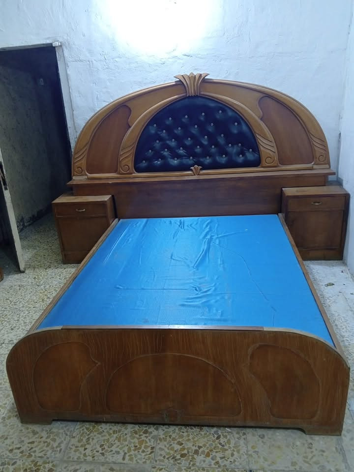 غرفه 7 قطع
العنوان الزعفرانيه شارع الكهرباء 
***********
