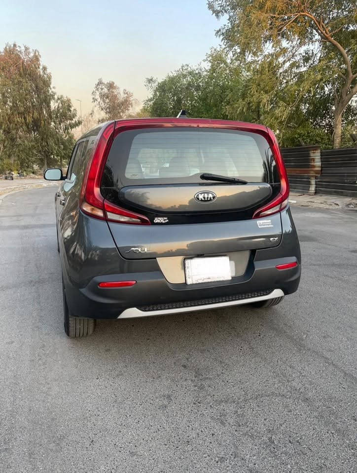للبيع
كيا صول EX موديل 2021 وارد امريكي ماشيه 28 الف حادثها چاملغ الأيمن بارد بدون  دواخل ومابيها ولا قطعة صبغ تدفئه المقاعد الاماميه والستيرن وبيها شخطات موضحه بالصور وصور الحادث هم موجوده وبيها حالوب بالقماره ورقمها بغداد وبأسمي مكانها بغداد الجديده 

للأستفسار الاتصال ***********
