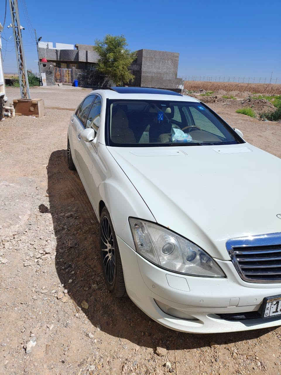 مارسيدس فول مواصفات خليخي ٣٥٠ s ٢٠٠٧  رقم انبار ابواب شفط صندوك شفط ٦ سلندر داخلها جوزي سياره حلوه تخم تاير صدر جديد ويل كب جديد كهربائيات كلها شغاله السعر ١٤٠ وبيها مجال العنوان الانبار الخالديه للاستفسار ***********
