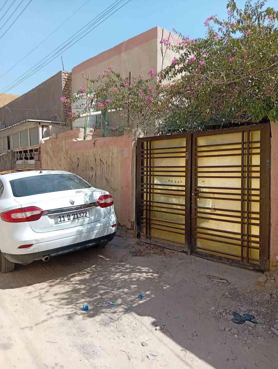بيت للبيع او امراوس بيت صغير في كربلاء المقدسة الحر حي سومر الثانيه المساحة 120م طابق واحد طابو زراعي 25 للاستفسار الاتصال ***********

