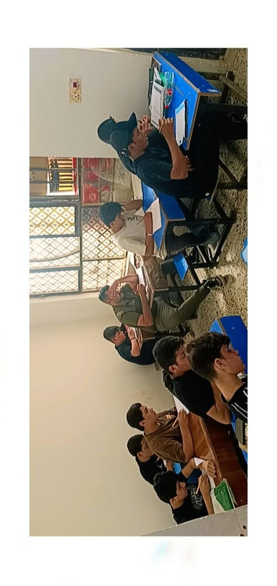 يعلن معهد صادق العلوم عن بدأ التسجيل للعام الدراسي الجديد، لاستقبال الطلبة في جميع المراحل الدراسية:

🔹 التمهيدي
🔹 الابتدائي
🔹 المتوسط
🔹 الإعدادي
🔹 الخارجي 

✨ بإشراف نخبة من الأساتذة الأكفاء، وكادر تدريسي متميز 

مميزاتنا:
✅ متابعة مستمرة لمستوى الطالب.
✅ معالجة نقاط الضعف وتقوية المستوى العلمي.
✅ أساليب تدريس حديثة.
✅ قاعات مريحة وبيئة تعليمية محفزة.

🎯 هدفنا بناء أساس علمي قوي ومساعدة الطلبة على تحقيق أفضل النتائج.

📌 التسجيل مفتوح الآن

📍 العنوان الجديد: سبع قصور بداية شارع ابو احمد 
📞 للاستفسار: ***********

