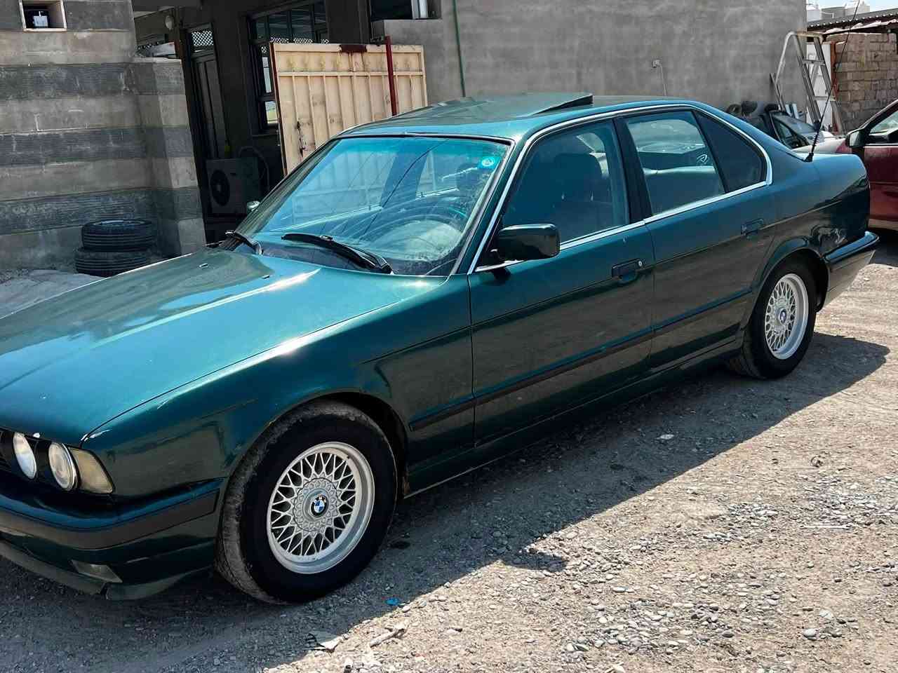 سلام عليكمBMW525 كير ومحرك شرط سنويه وهزه جديده محرك 20
تبريد شغال 
سلايت جديد 
تخم تاير جديد 
كشنات جلد
غرفه جديده
بيها كصه جنطه 
سعر 47 وبي مجال 
***********مكان موصل
واتساب ***********
