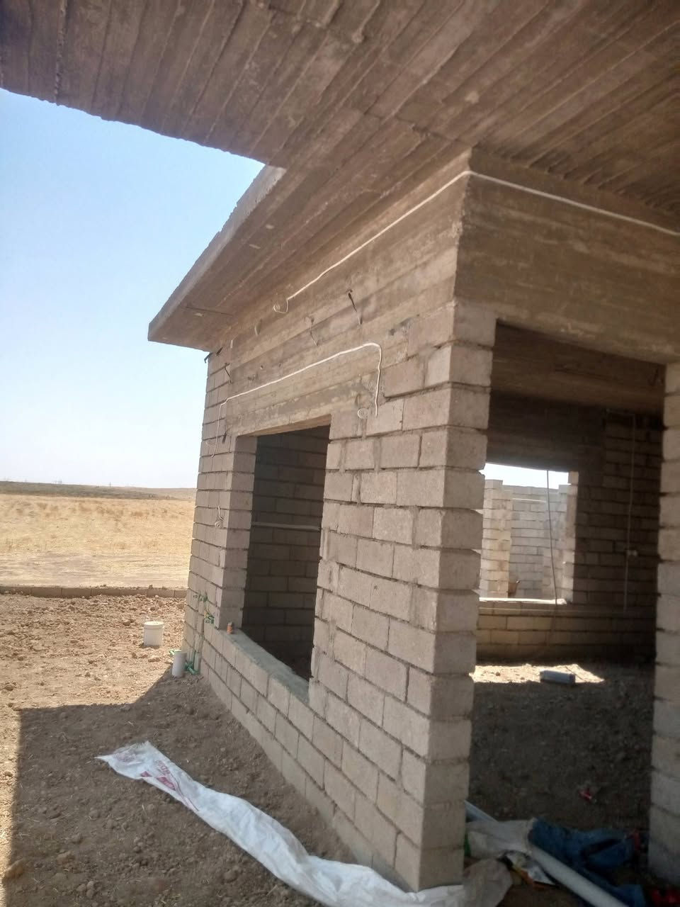 بسم الله والصلاه والسلام على رسول الله 
تم إكمال بيت تأسيس بنظام حديث كهرباء ومجاري مرحله أولى وبأيدي ماهره وبعمل دقيق ومن الله التوفيق.........
للتواصل معنا ***********.
