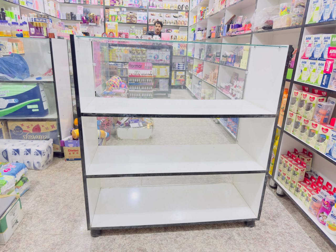 ميز جام للبيع السعر 125 وبي مجال
***********
