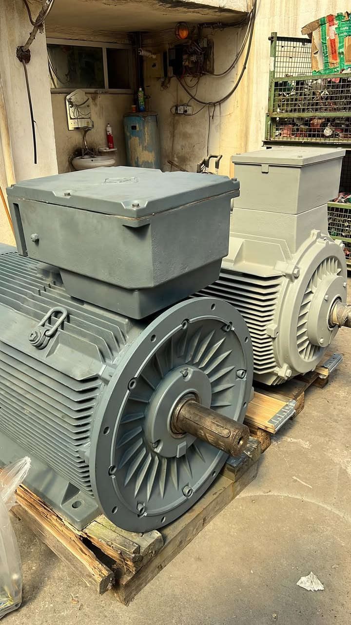 Motor 400 kw 
Rpm 1500
Siemens - Vem 

ماطور كهربائي ٤٠٠  كيلووات الماني
 دورة ١٥٠٠.           .

عينوان: اربيل صناعة جنوبي 
   ***********
   ***********
  ***********
