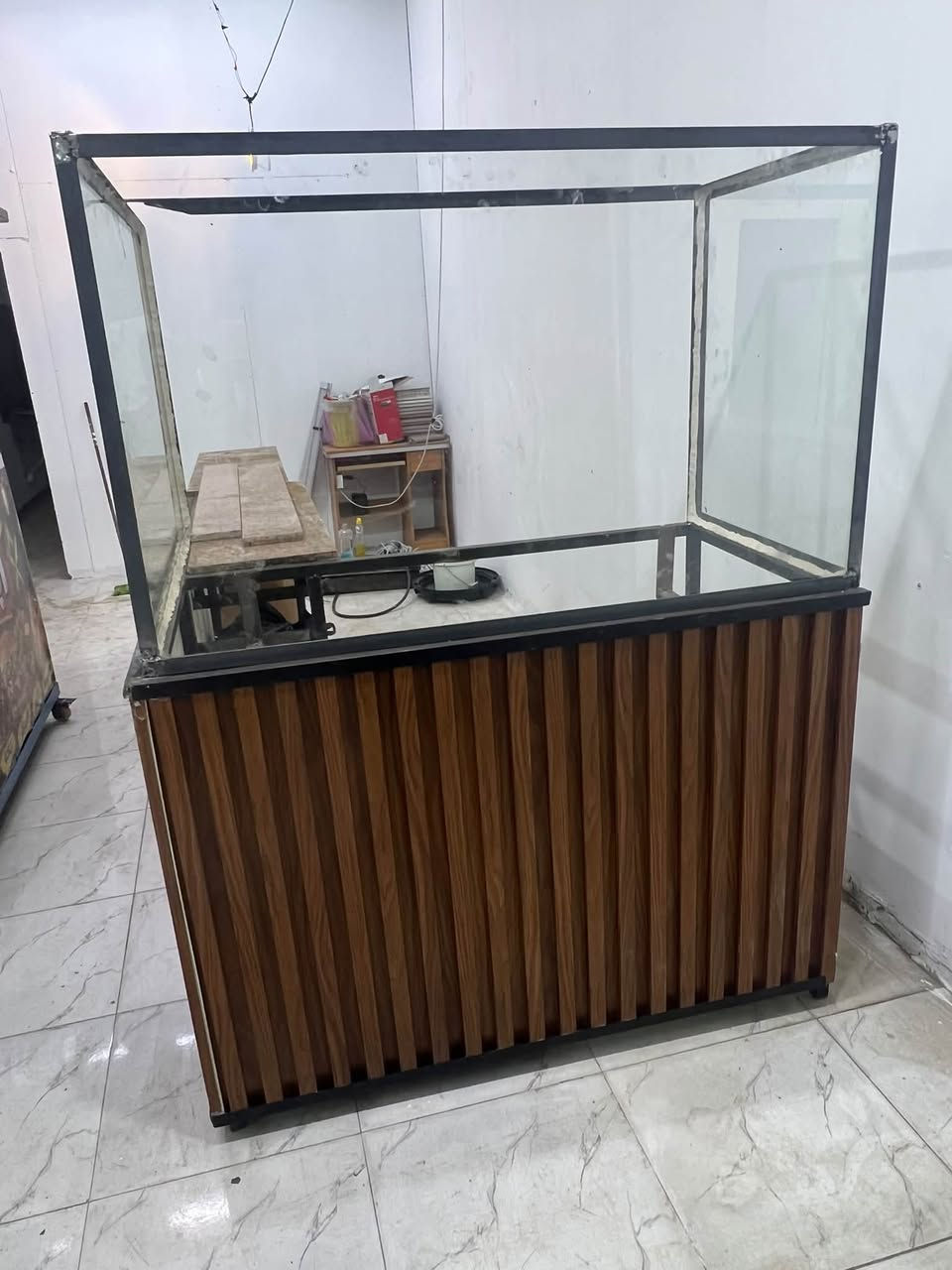 غراض مطعم • نضاف • ما مستخدمة