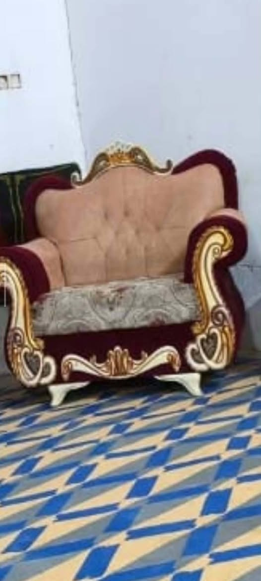 سلام عليكم تخم 10مقاعد للبيع نضيف مابي اي ضرر السعر225العنوان الشبانات قرب جامع السجاد
