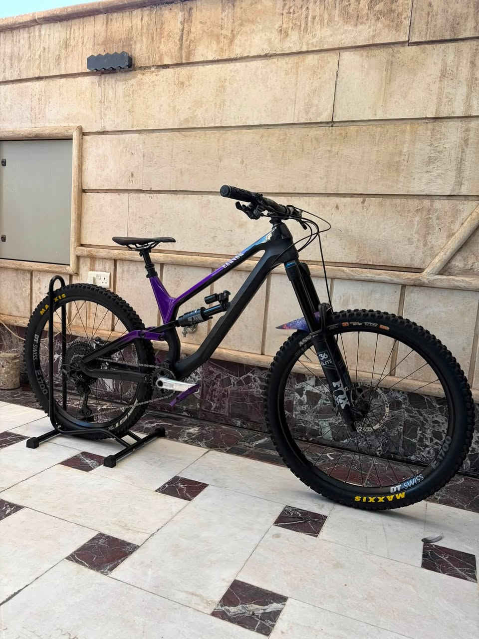 السلام عليكم
للبيع Canyon torque cf8 modified custom🌟
الوحيده بل عراق🌟
الفريم كاربون 
حجم الفريم M 
حجم التاير 27،5 
كروب سيت Deore Xt
الكرنك SLX chrome custom 
البريكات Deore Xt دبل بستم 
الدبل الامامي FOX 36 elite performance
الدبل الخلفي fox float x2 performance
الويل DT SWISS E1700 30mm
البطيخات dt swiss ratchet system
fox transfer دروبر سيت

للتواصل/***********☎️
مكاني بغداد زيونة 710📍
يتوفر توصيل جميع انحاء العراق🚚
