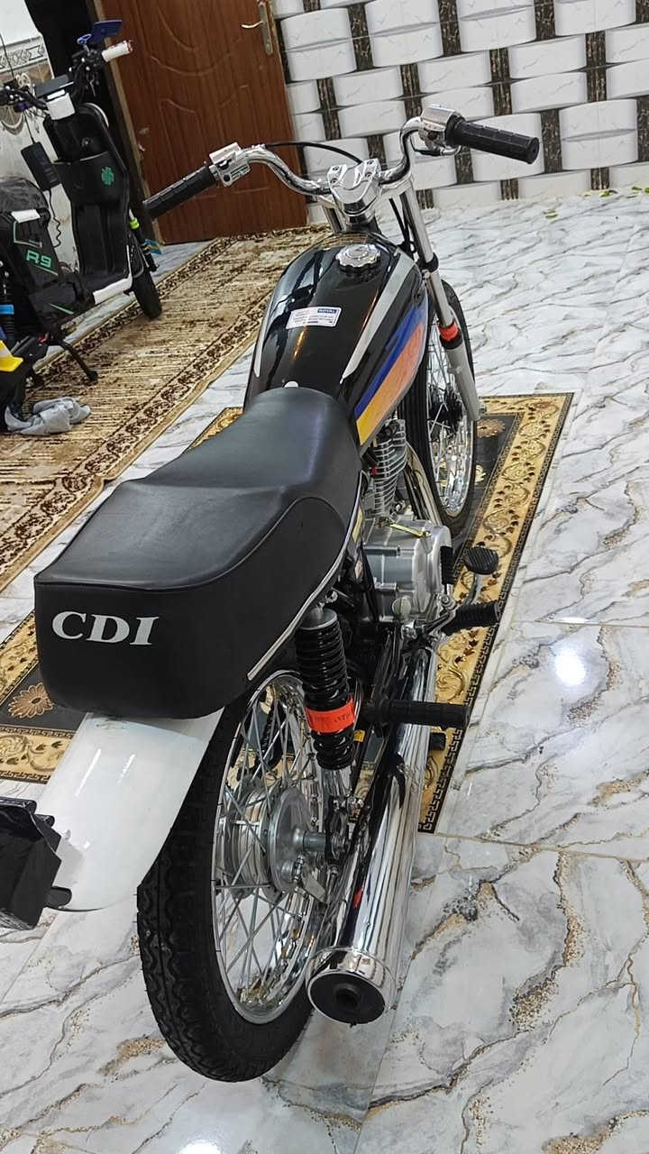 السلام عليكم دراجه للبيع سكنر مديل 27وتمعيره 26دراجه جاهزه مكينه سيجي مكفول ما مفتوحه أوراق سكنر السعر 825وبيهامجال قليل المكان قضاء الشطره رقم الهاتف ***********
