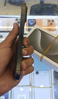 آيفون 15 برو ماكس • ٢٥٦ • نظيف