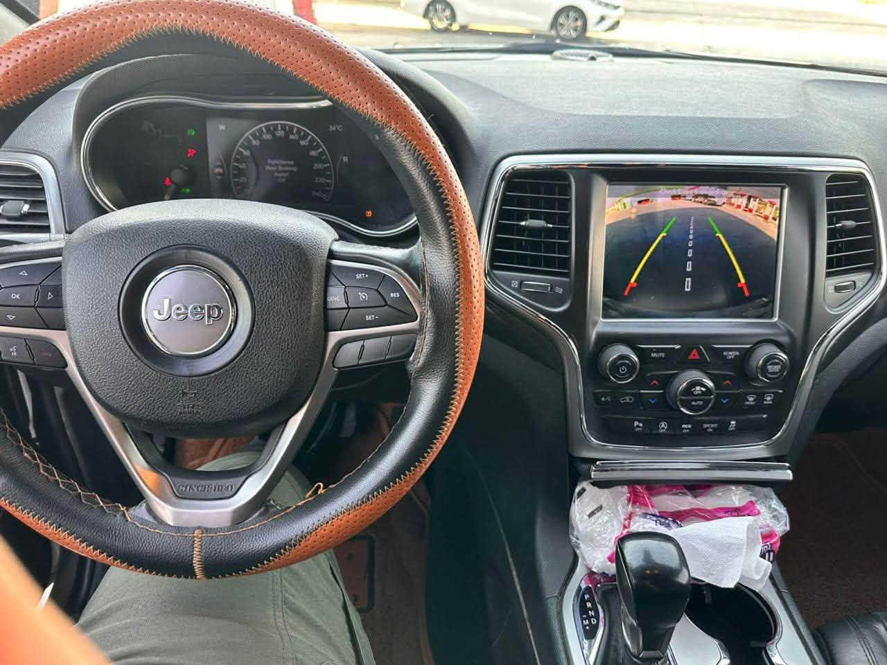 السلام عليكم
للبيع او مراوس 
Jeep Grand Cherokee 
Limited 2018
السعر 163 ورقه 
جيب جراند شيروكي ليميتد 2018
ماشيه 133 
سياره كفاله كير ومكينه حداديه وتخم تاير وتبريد كله 
جاهز  يعني بدون اي نقص 
رقم بغداد بسمي 
✅ المواصفات :
🎨 اللون: سلفر
🌍 وارد أمريكي
⚙️ محرك 3.6 لتر
🔩 6 سلندر
🛞 دفع AWD
💎 المواصفات:
رادار
توقف ذاتي عند التحذير
• شاشة لمس
• بلوتوث
• Android Auto
• كاميرا خلفيه 
• حساسات أمامية
• حساسات خلفية
• مقاعد جلد
• تحكم كهربائي بالمقاعد
• مثبت سرعة
• بصمة وتشغيل ذكي
• مكيف أوتوماتيك
• نظام تحكم بالمقود
✅ فئة ليمتد
✅ ما عدا الفتحة
صور حادث بالمنشور 
✅ جاملغ امامي وخلفي 
ولباب يمه صبغ يعني سياره 3 قطع بيها شرط بدون دواخل بدون ارباك 
 بدون دواخل 
مكاني بغداد بسمايه 
سعر 163 ورقه 
***********

نص مكتوب في الصور:
- 000-25614849 - 07/18/2019 - IAA 000-25614849 - 07/18/2019 - IAA 000-25614849 - 07/18/2019 - IAA 000-25614849 - 07/18/2019 - IAA 000-25614849 - 07/18/2019 - IAA 000-25614849 - 07/18/2019 - IAA Bidfax.info
- 000-25614849 - 07/18/2019 - IAA    000-25614849 - 07/18/2019 - IAA    000-25614849 - 07/18/2019 - IAA
- 000-25614849 - 07/18/2019 - IAA
- BidFox.info