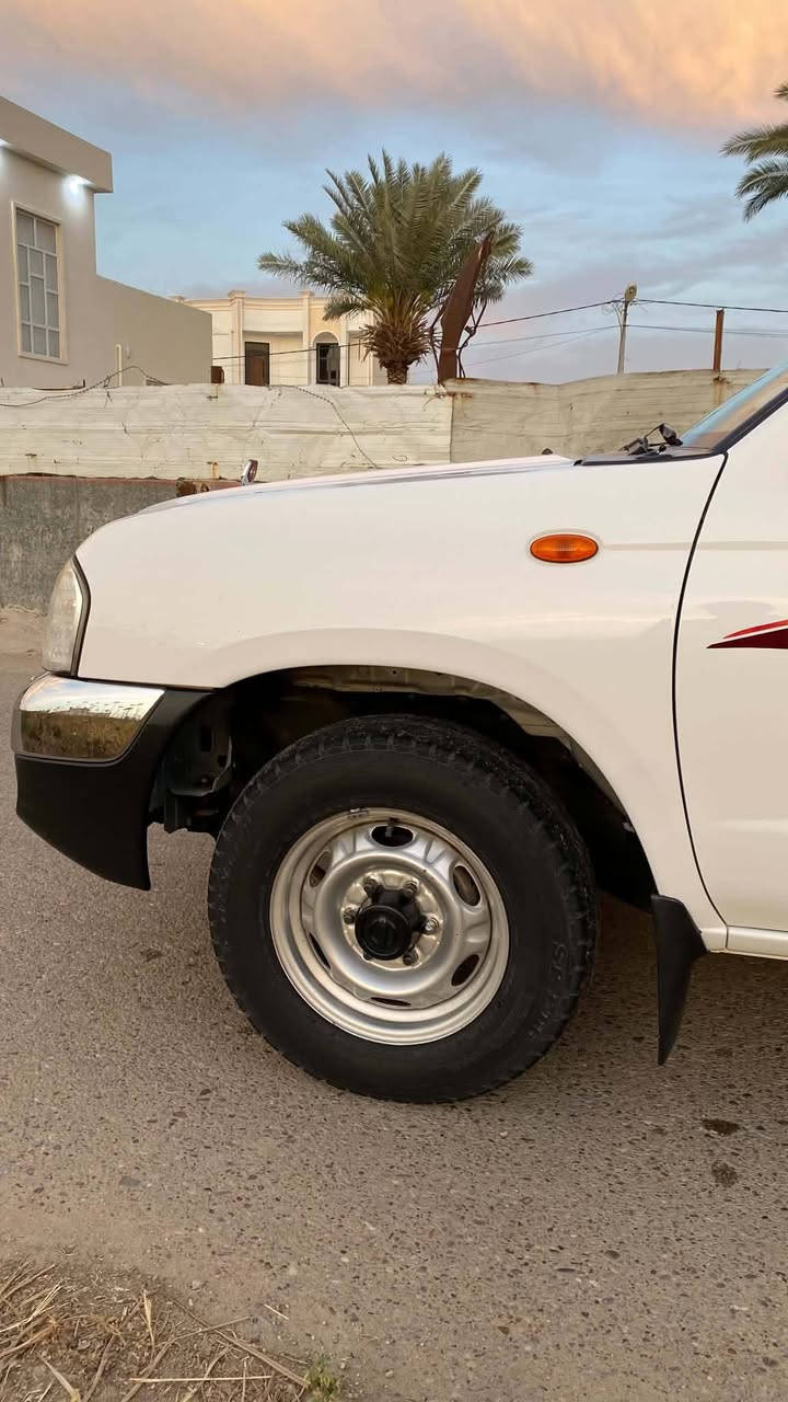 بيك اب نيسان موديل 2012
السياره ماشيه 198 الف 
ضررها شبرين راجع عالبارد بالجاملغ الخلفي 
وباقي السياره كفاله عامله من ضربه وصبغ 

للاستفسار : ***********
