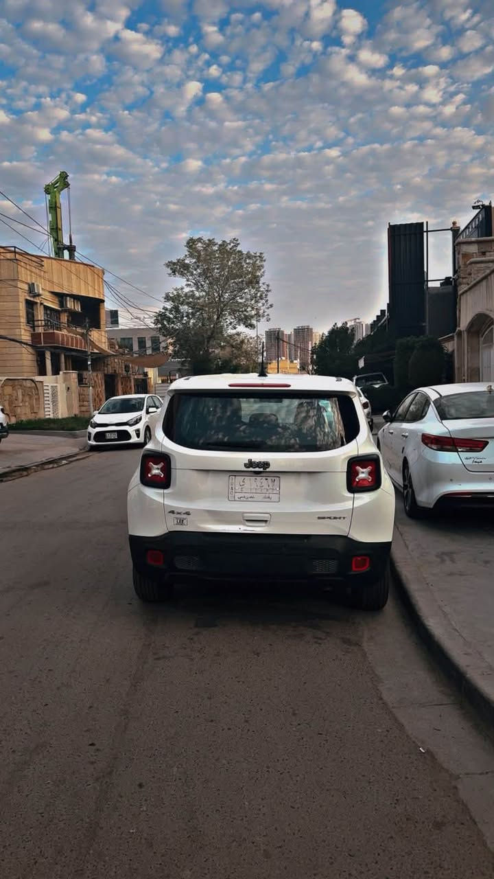 🔥 للبيع | Jeep Renegade Sport 2022 🔥

✅ موديل: 2022
✅ محرك 2.4 لتر
✅ دفع رباعي (4×4)
✅ وارد أمريكي
✅ عداد 90 ألف كم قابل لزياده
✅ الموقع: الناصرية
✅ ، شاشة، كاميرا خلفية، مثبت سرعة، بلوتوث، نظام ECO وTraction Control.

السيارة تم تصليحها تصليح نظيف، والفحص خير دليل، محرك وجير بحالة ممتازة، والسيارة استخدام مرتب وما تحتاج أي مصروف.

📍 الموقع: الناصرية
💰 السعر: 120
📞 للاستفسار والمراسلة على الخاص أو الاتصال.
***********
جيب رينيغيد 2022 نظيفة ومميزة بسعر منافس، والجاد يتفضل.
