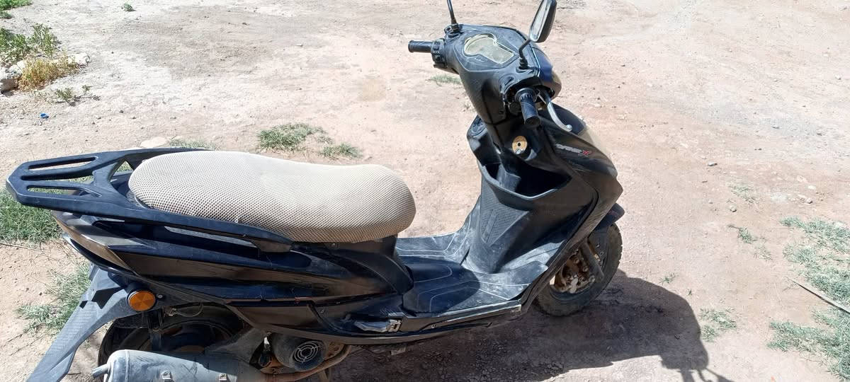 سلام عليكم دراجه للبيع نضيفه كدام عينك كهربائيات شغاله المكان المسيب بيه كسر بل دشبول السعر 280بيه مجال الرقم ***********
