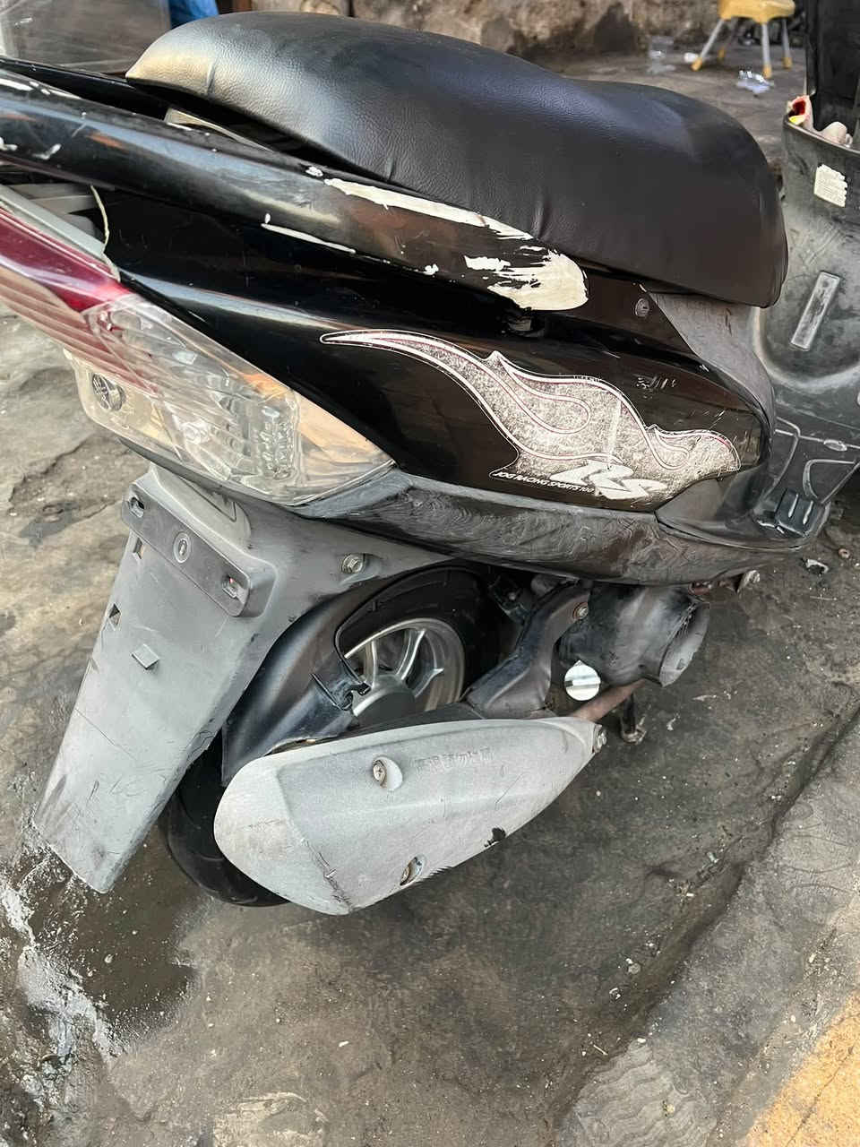 دراجه جديده بلاديه ختم واحد كلها  مبدل ولفات فقط ومامبينه مفتوحه شرط الفحص السعر 700 مجال بصيط 
***********
