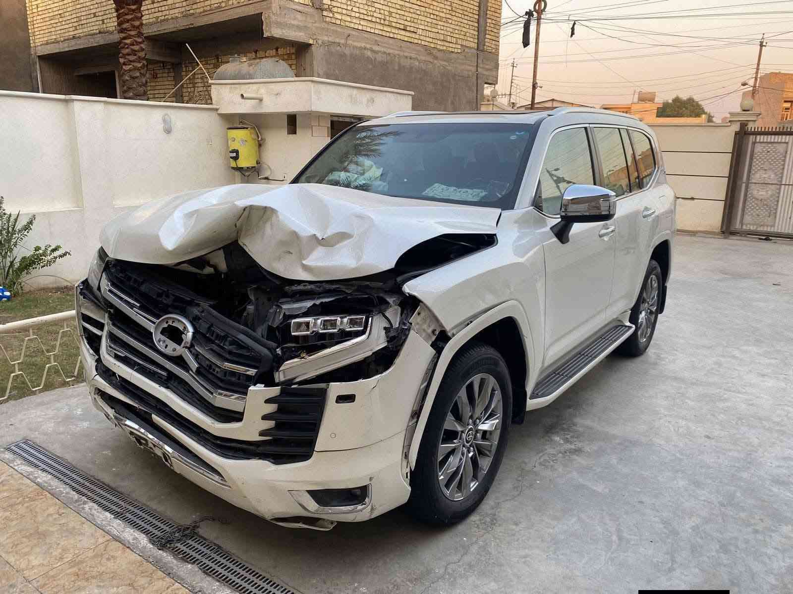 لاندكروز VX • ٢٠٢٢ • ضربته