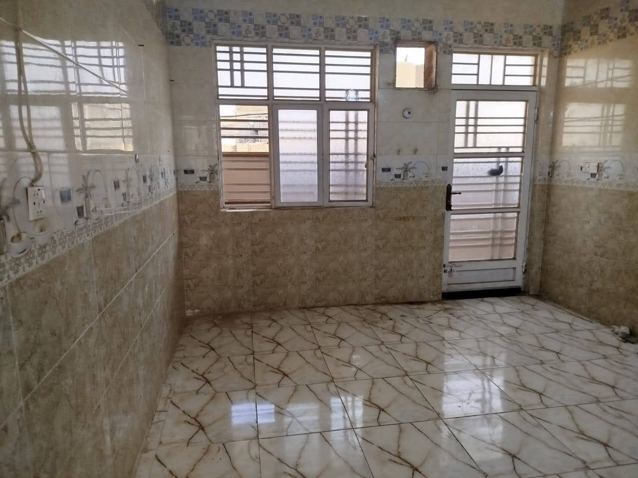 طشاش داموك • ٢٠٠م • بناء حديث