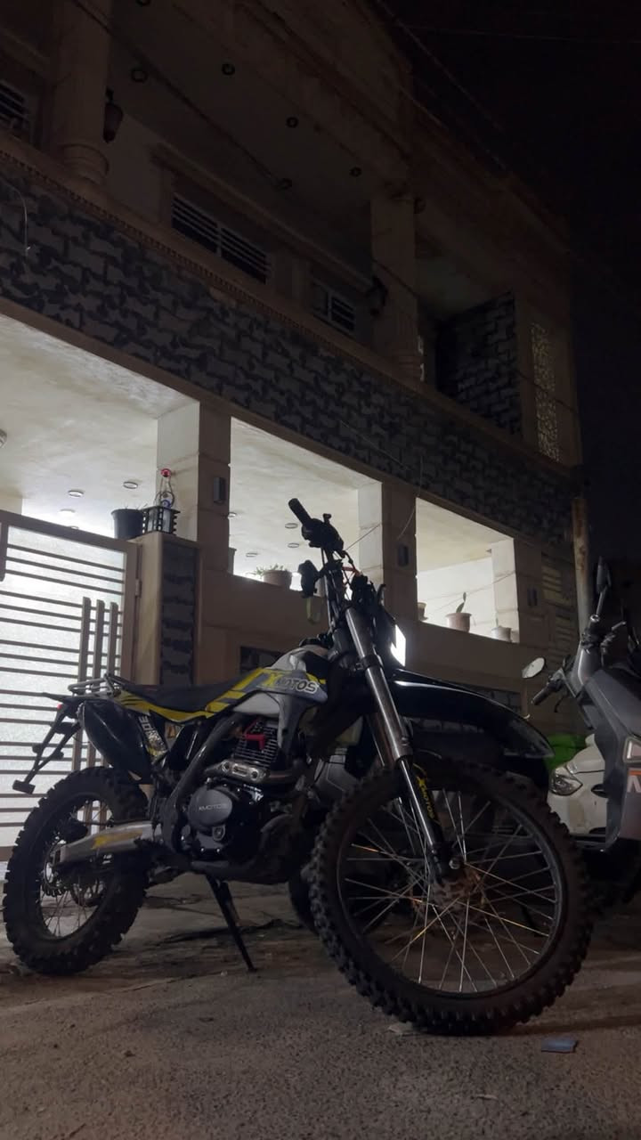 سلام عليكم دراجه قفاز 300cc للبيع الدراجه وكعت بيها مصارلي اسبوعين من اشتريتها صارت بيها كم شغله كسر اشاره كفر صالنصه خلع الشاشه طفت اريد ابيعها على وضعها لان طلعت من عيني الدراجه شغاله كفاله بس ذني النواعم ميكلفن تلافيس سعرها 1650 اشتريتها ب1950 مكاني بغداد حي الجهاد للتواصل ***********
