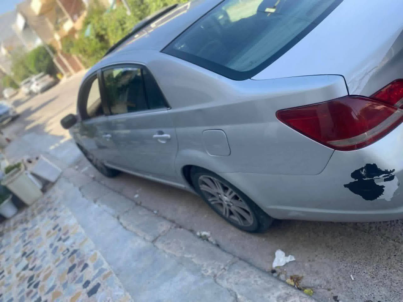 �🚘 بۆ فرۆشتن | TOYOTA AVALON 2007 🇺🇸 🚘🔥

⭐ ئەڤەلۆن ٢٠٠٧ ئەمریکی – ڕەنگی ڕەساسی
💎 فول مواسەفات و سەیارەیەکی بە نرخ!

🔹 بۆیاخی تەواو، تەنها کەمێک کاڵبوونەوەی ڕەنگ هەیە
🔹 سلاید کوشن + جڵد کوشن
🔹 هیتەر
🔹 سوکان ڤۆلیۆم
🔹 تەحدیدی سورعە
🔹 گێڕ و مەکینە بەشەرت
🔹 قەتڕە، نە دوکەڵ، نە بخار، نە ڕۆن کەم دەکات
🔹 ڕەقەم بەغداد
🔹 سەنەوی لەگەڵدایە
🔹 بەشەرتی ئەوەلیات و هاتووچۆی هەموو عێراق
🔹 ساحەبی سەنەوی دیار نییە، لەوانەیە تەحویل بکرێت
⚠️ بەشەرتی تەحویل نایفرۆشم

💰🔥 نرخ: ٧٨ گەڵا — معامەلە هەیە

━━━━━━━━━━━━━━
🇮🇶 للبيع | TOYOTA AVALON 2007 أمريكي 🇺🇸

⭐ أڤالون ٢٠٠٧ أمريكي – لون رصاصي
💎 فل مواصفات وحالة طيبة

🔹 صبغ كامل، فقط بيه شوية بهتان بالصبغ
🔹 سلايد كوشن + جلد كوشن
🔹 هيتەر
🔹 سكان فوليم
🔹 تحديد سرعة
🔹 الگير والمكينة بشرط
🔹 قاطرة، لا دخان ولا بخار ولا تنقيص زيت
🔹 الرقم بغداد
🔹 السنوية موجودة
🔹 الأوليات وحركة المرور لجميع العراق
🔹 صاحب السنوية غير معروف، ممكن ينحل موضوع التحويل
⚠️ ما أبيع بشرط التحويل

💰🔥 السعر: ٧٨ ورقة — قابل للتفاوض

📞 ***********
📞 *********** دخان, السليمانية
