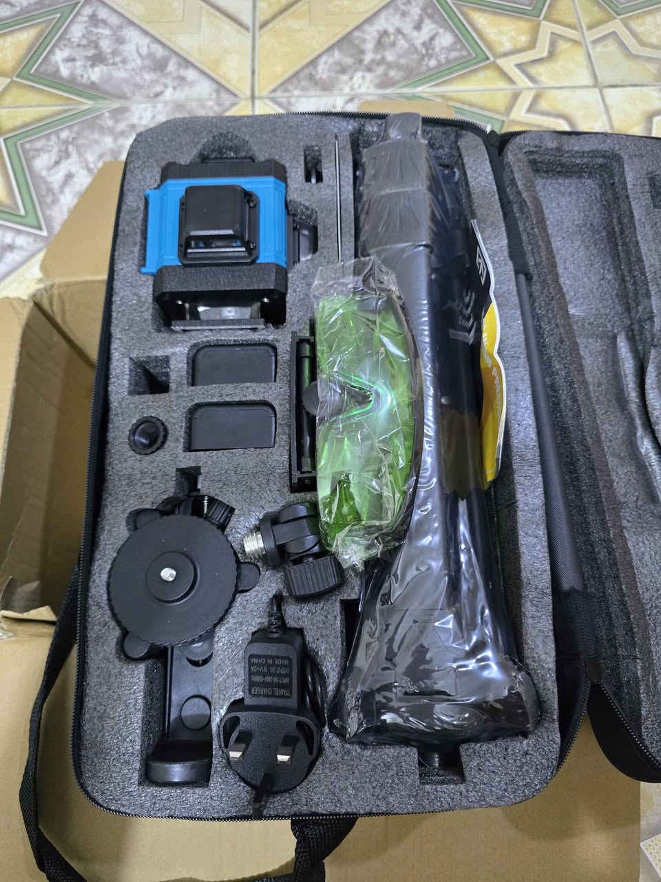 ليزر بناء وخلفات ديكورات 16 خط امزون بريطاني مال باليته دبل بطارية وملحقات كاملة ستاند صغير ويا وستاند كبير مالته كله كامل بطاريات ليثيوم شحن الي يريدة يراسلني *********** عندي توصيل مجاني مكاني ديالى
