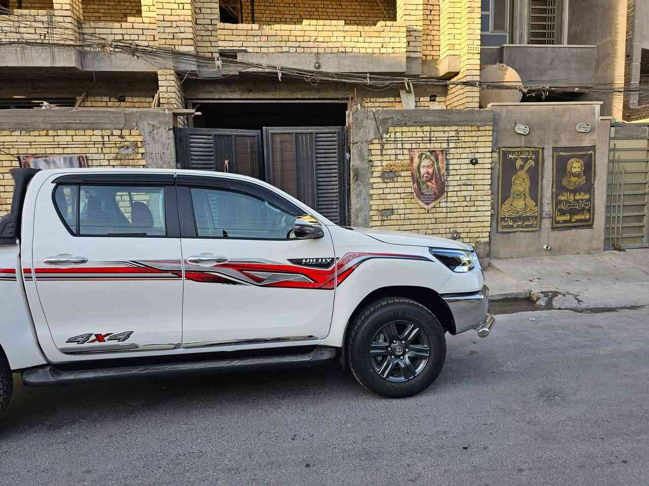 هايلوكس موديل 2025 زيرو
علماً السيارة ما ماشية
 
 وكالة ساز العراق 
علماً السيارة رقم اربيل 
علماً السيارة في بغداد 

السيارة فول مواصفات 4×4

بانزين كير اوتاماتيك 

للاستفسار عن السعر  ‎***********
