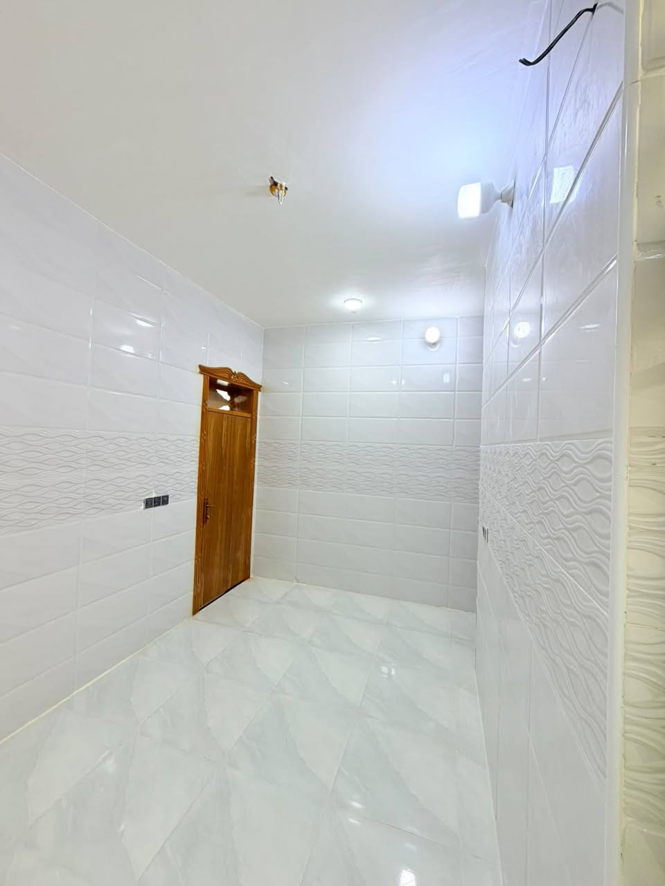 دار 100م – النجف الأشرف 🏠
📍 بصف السوك مقابل ملحق قرية الغدير
🏢 طابق جمهور | سقف كونكريت
🛏️ غرفة + 🛋️ استقبال + 🍳 صالة + 🚿 حمام + ☀️ منور
💰 40 مليون قابل للتفاوض
📞 ***********/***********
