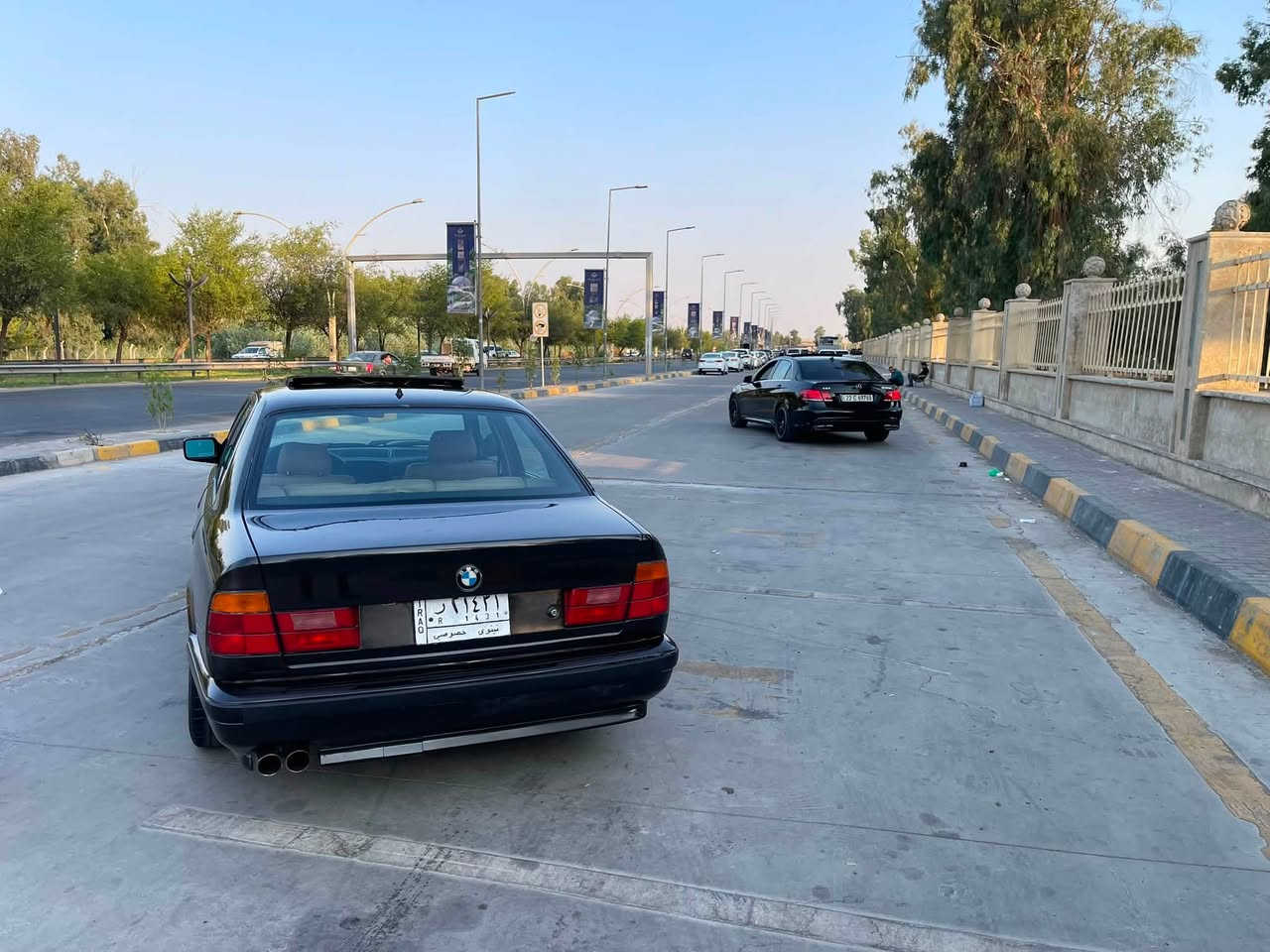 سلام عليكم 
 520 كير عادي مديل 91
مكينه كبس 
محدث كامل m
داخل جلد 
اسلايت جمات كهرب 
تبريد ثلج ❄️ 
مكينه وكير خير من الله 
رقم الماني مشروع وطني سنويه لي 2030 شرعي بل موصل 
السياره جاهزه 
مكانه موصل  حي الحدباء 
*********** 
السعر 55 وبيه مجال بسيط
