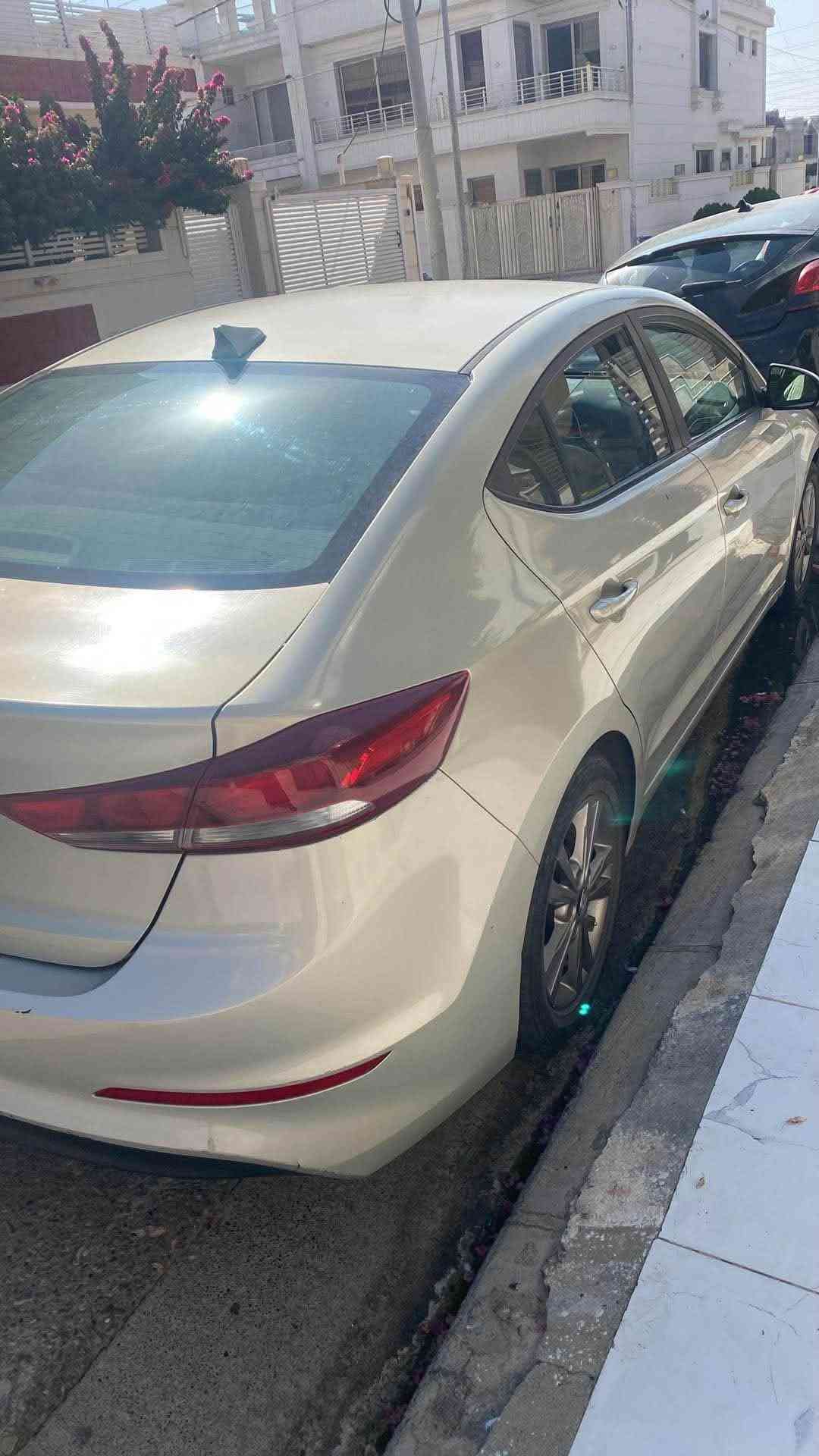 النترا ٢٠١٧ • ذهبي • ٨٢ الف ميل