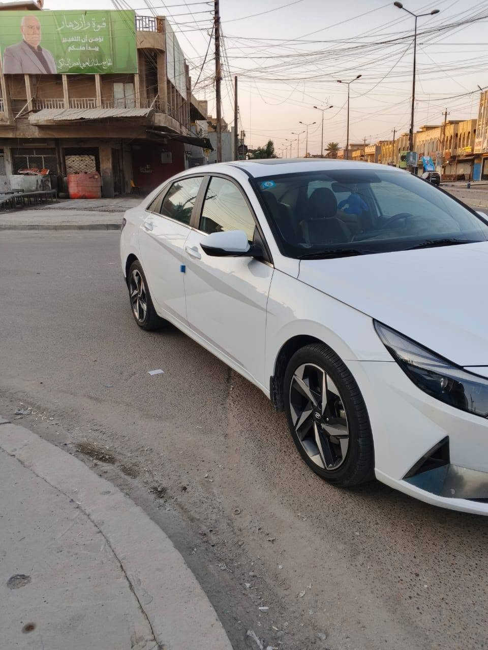 للبيع النترا 2023 خليجي 🚘
🔹 اللون: أبيض

🔹 المحرك: 2000cc

🔹 وارد خليجي

🔹 كير AT المرغوب

🔹 الممشى: 

✨ فول مواصفات: 

✔️ فتحة سقف 2 طكه

✔️ بصمة وتشغيل عن بعد

✔️ حساسات أمامية وخلفية

✔️ نظام ترحيب

✔️ مرايا شفط

✔️ شاشة أصلية تدعم Apple CarPlay و Android Auto

✔️ 3 وضعيات قيادة (Eco / Normal / Sport)

✔️ نظام ABS

✔️ تبريد ثلاجة قطعتين

📌 الدهن كله أصلي من وكاله

📌 باتري جديد

📌 مكفولة محرك وگير

🔧 الملاحظات: موضحة بلصور

 

💰 المطلوب: 156$  ومجالها بسيط جدا

📍 المكان: بغداد -حي العامل 

📞 ***********
