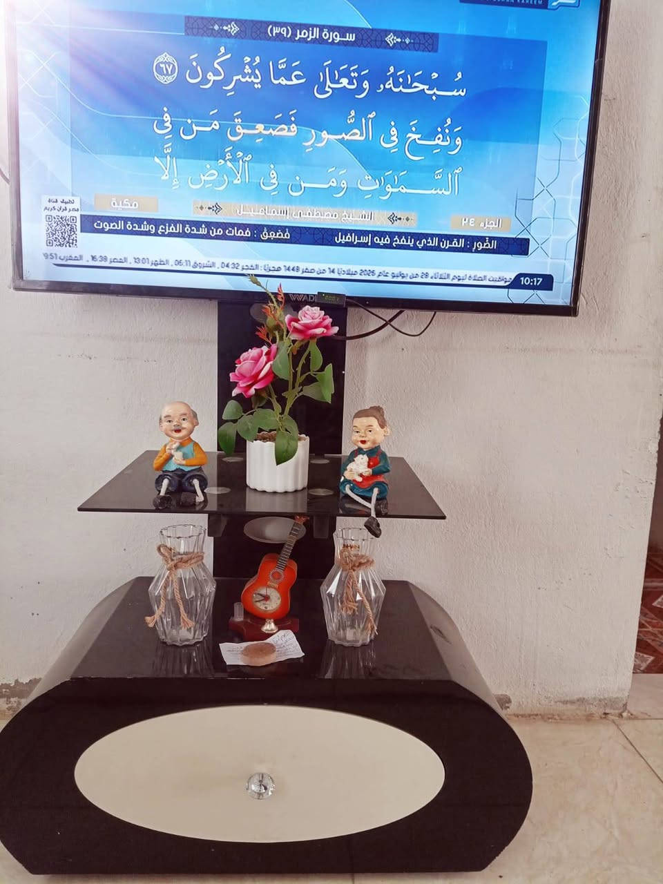 للبيع الميز ب50والرفوف ب50الشراي يتصل***********.المكان حي الإمام
