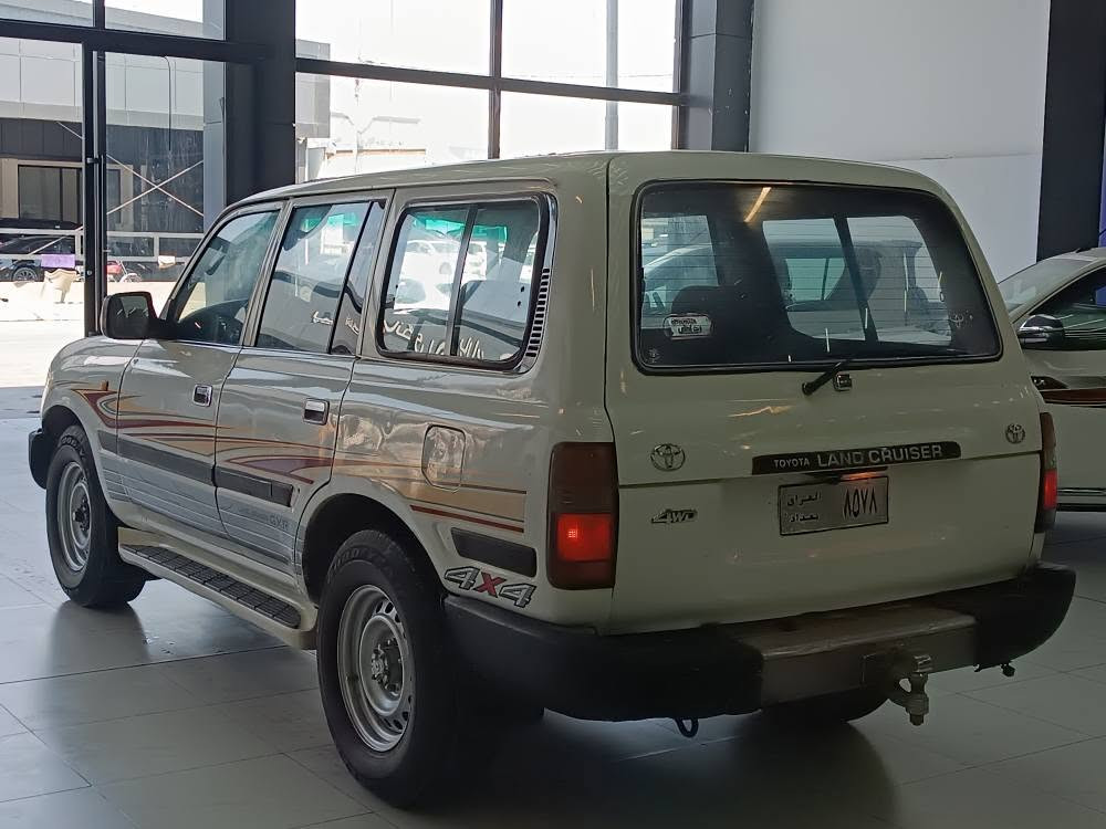 Land Cruiser 🇯🇵
 ئەم سەیارەیە بۆفرۆشتن 
مۆدێل 1991
ئاڕمی پلاستیکی سلێمانی 
غەرامە بەشەرت
بێ لێدران بێ وەرگەڕان شان و سەقی بەشەرت
مەکینە 3f بەتامی 4.5 
گێڕ و دەبڵ ئەکسل و جکنێت بەشەرت
تەقەو ڕەقە بەشەرت 
کامل بۆیاخە لەسەر ساغی 
کارەبایی بەشەرەت
4 تایەو ویلی مۆنیکا 
سعری 43گەڵاو مەعامەلەیەکی برایانە 
ژ :  ***********
ژ : *********** السليمانية, العراق
