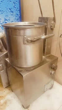 غراض مطعم للبيع العنوان بغداد مدينه الصدر شراي يتصل 07737221850